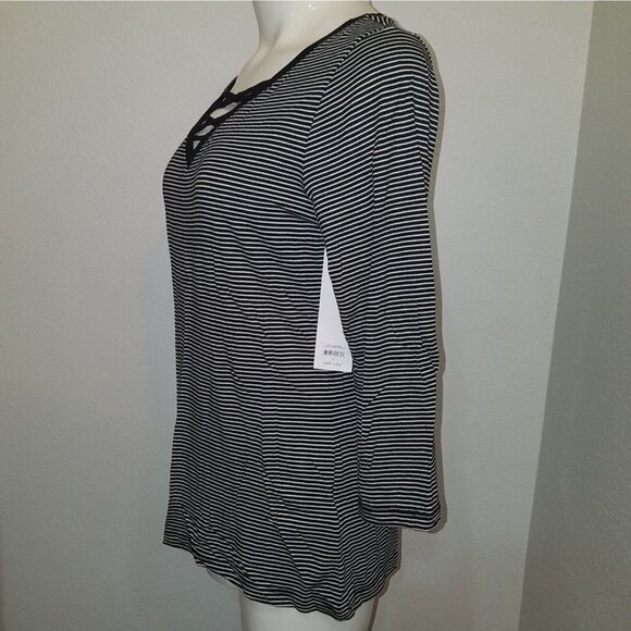 NWT Joneswear Black White Striped Top Size Small 3/4 Sleeve Retail $50 - Picture 3 of 8